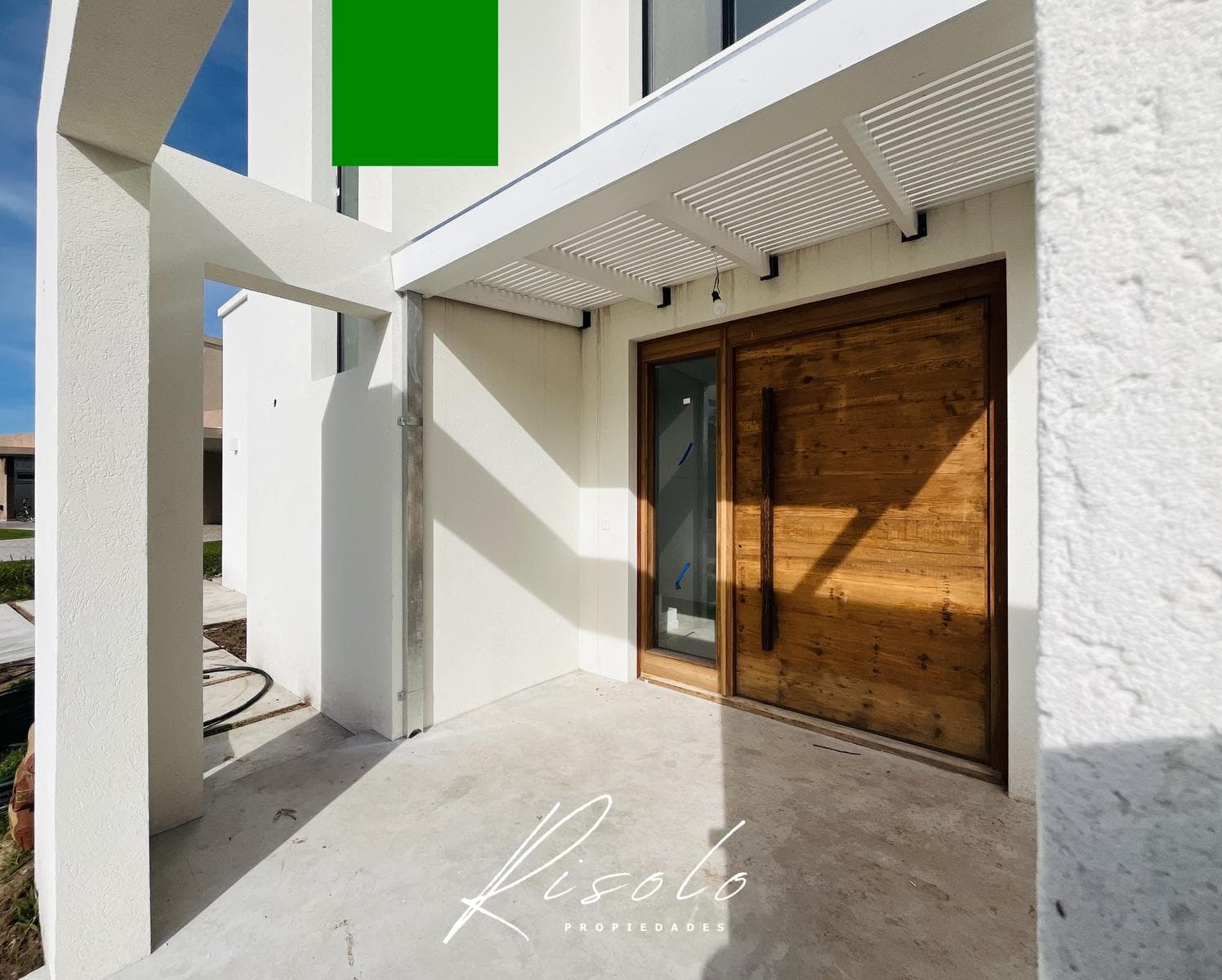 House for Sale, 3 Bedrooms, Pool. Premium. Gated Community, Escobar