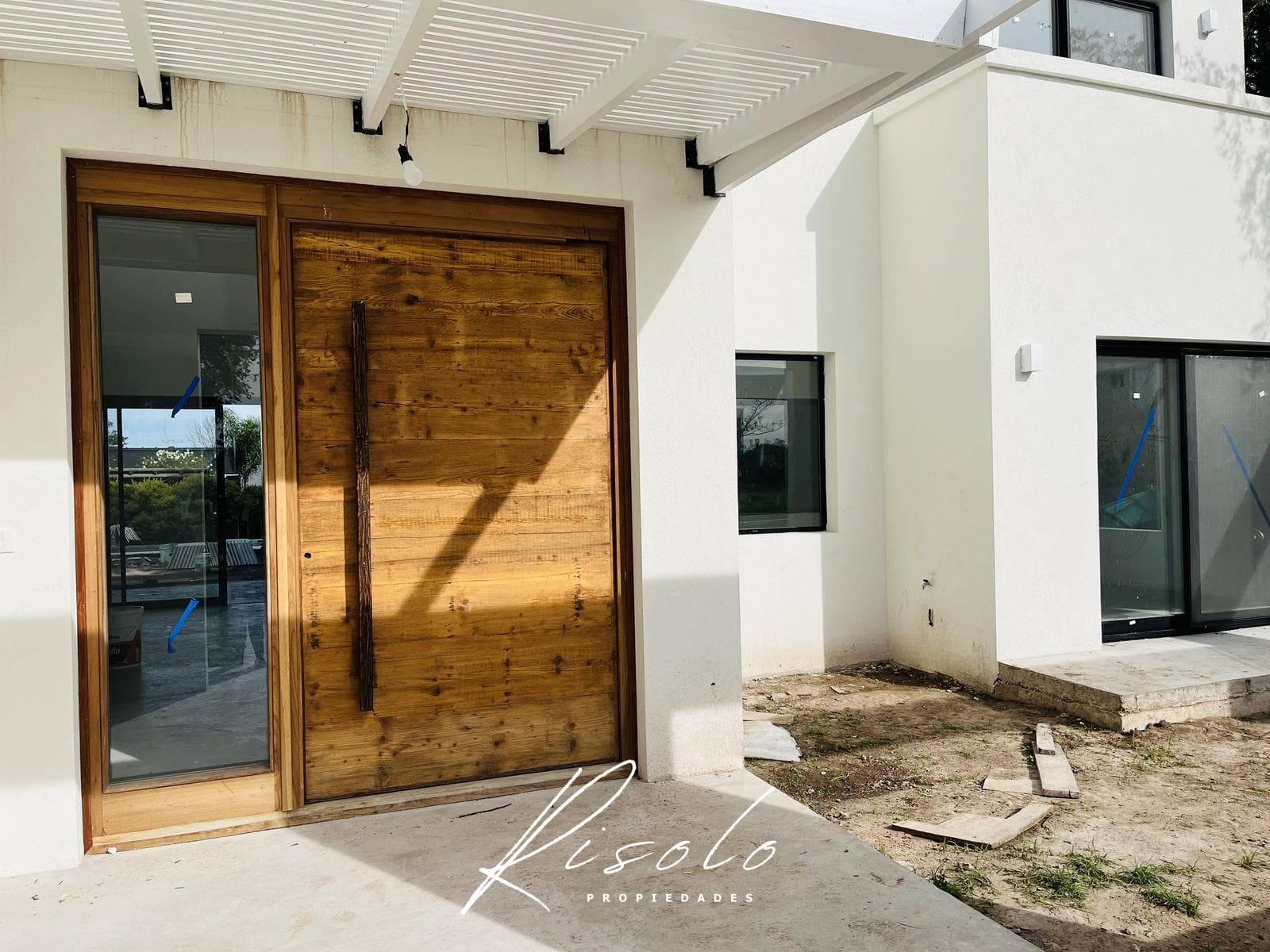 House for Sale, 3 Bedrooms, Pool. Premium. Gated Community, Escobar