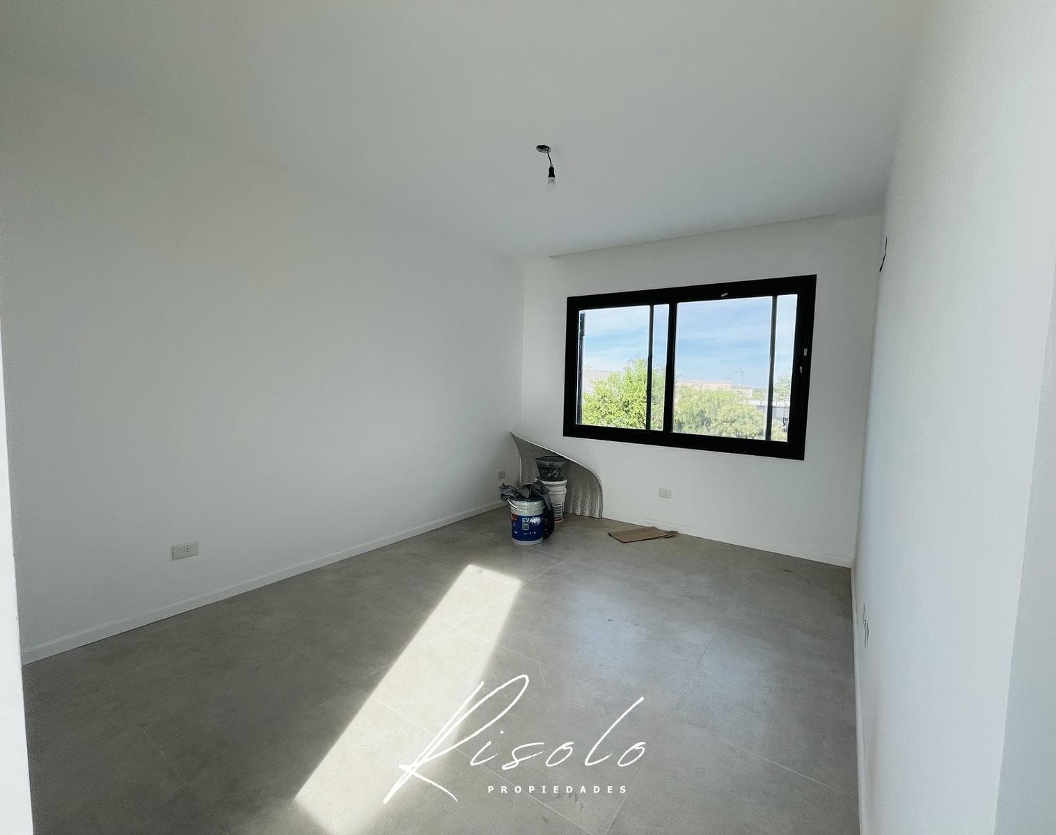 House for Sale, 3 Bedrooms, Pool. Premium. Gated Community, Escobar