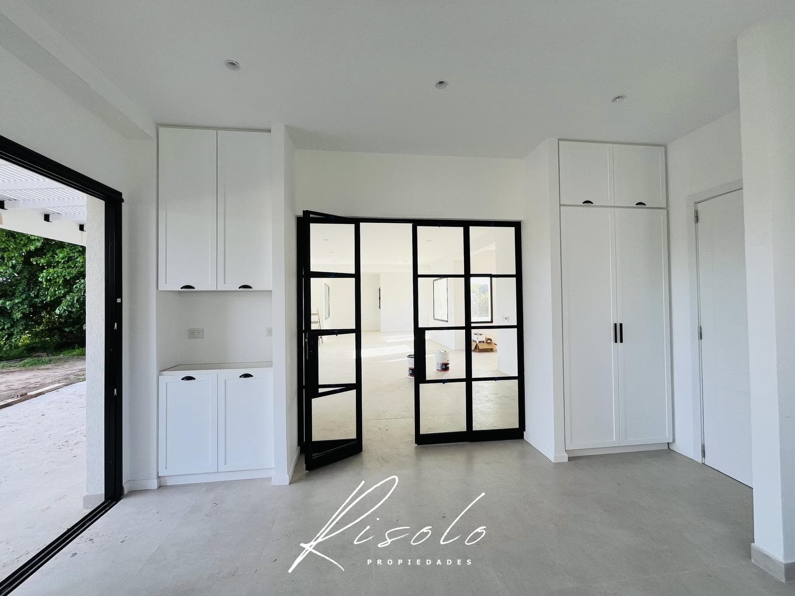 House for Sale, 3 Bedrooms, Pool. Premium. Gated Community, Escobar