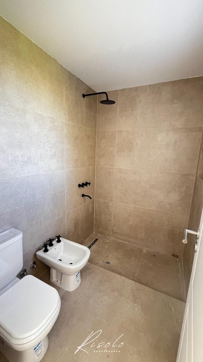 House for Sale, 3 Bedrooms, Pool. Premium. Gated Community, Escobar