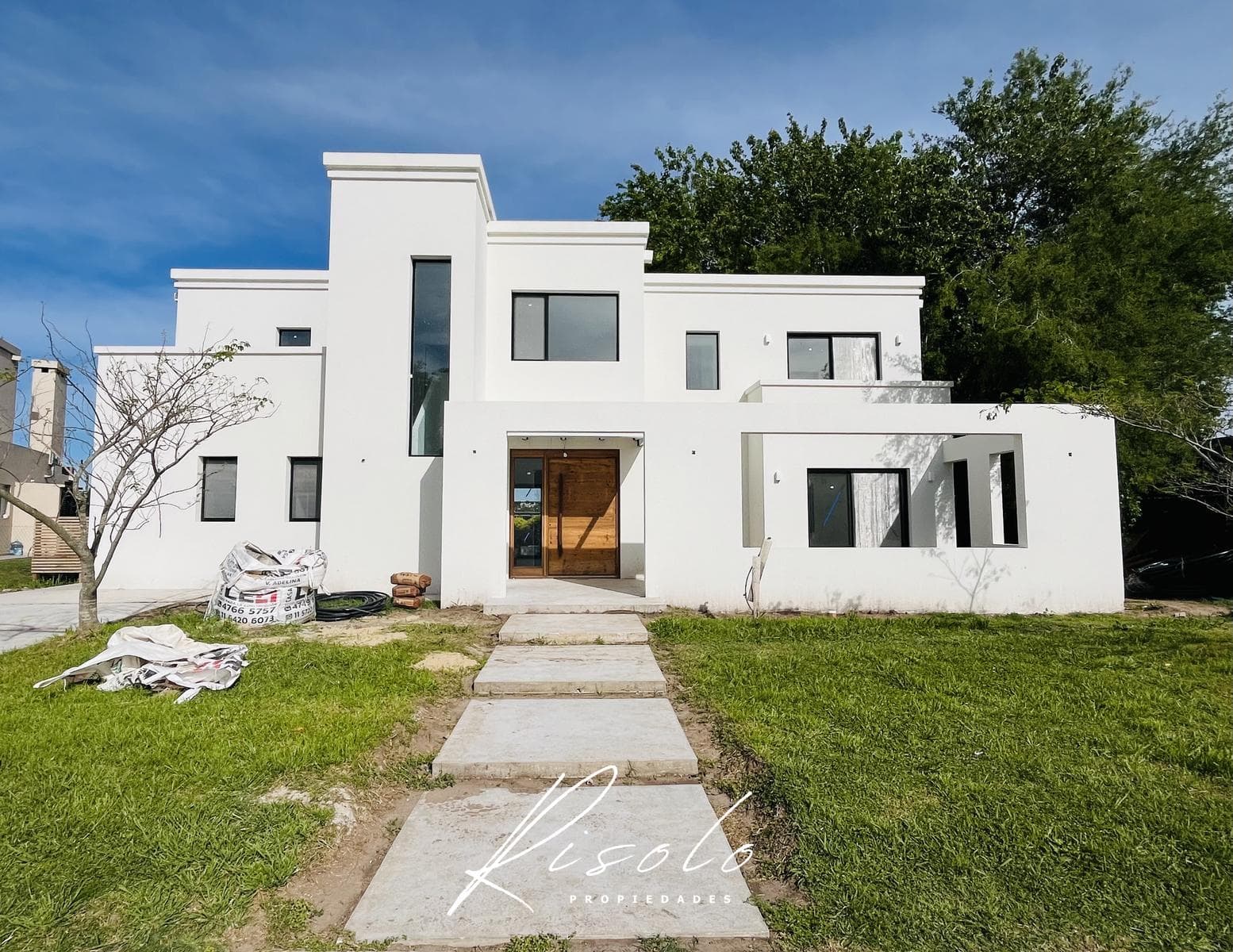 House for Sale, 3 Bedrooms, Pool. Premium. Gated Community, Escobar