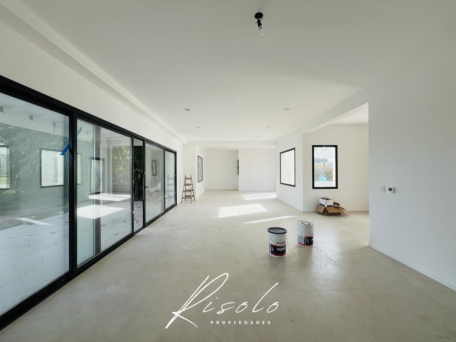 House for Sale, 3 Bedrooms, Pool. Premium. Gated Community, Escobar