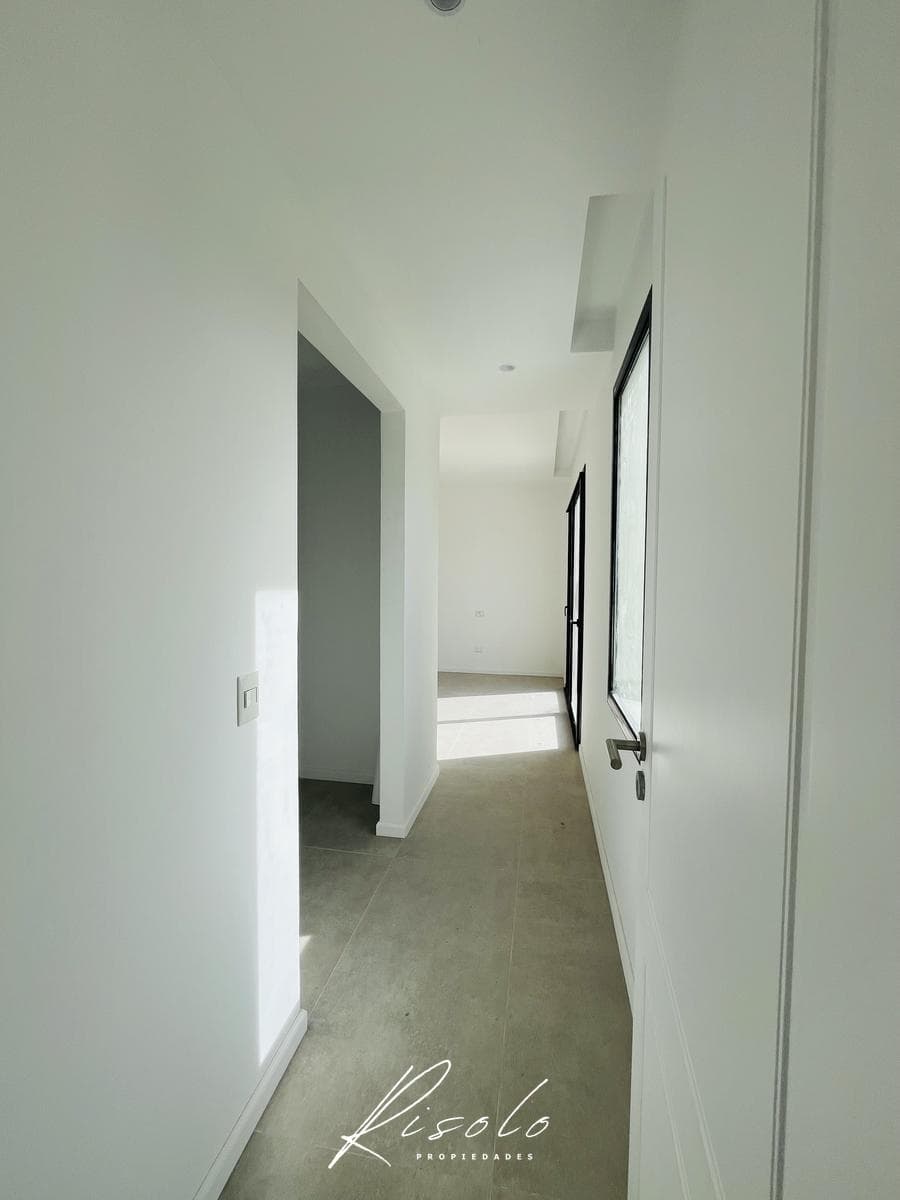 House for Sale, 3 Bedrooms, Pool. Premium. Gated Community, Escobar
