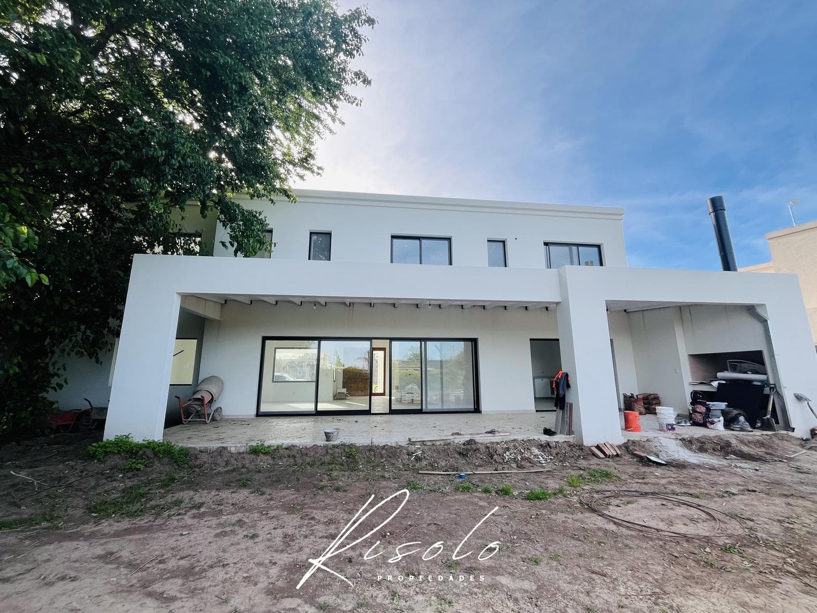 House for Sale, 3 Bedrooms, Pool. Premium. Gated Community, Escobar
