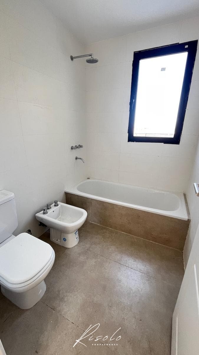 House for Sale, 3 Bedrooms, Pool. Premium. Gated Community, Escobar