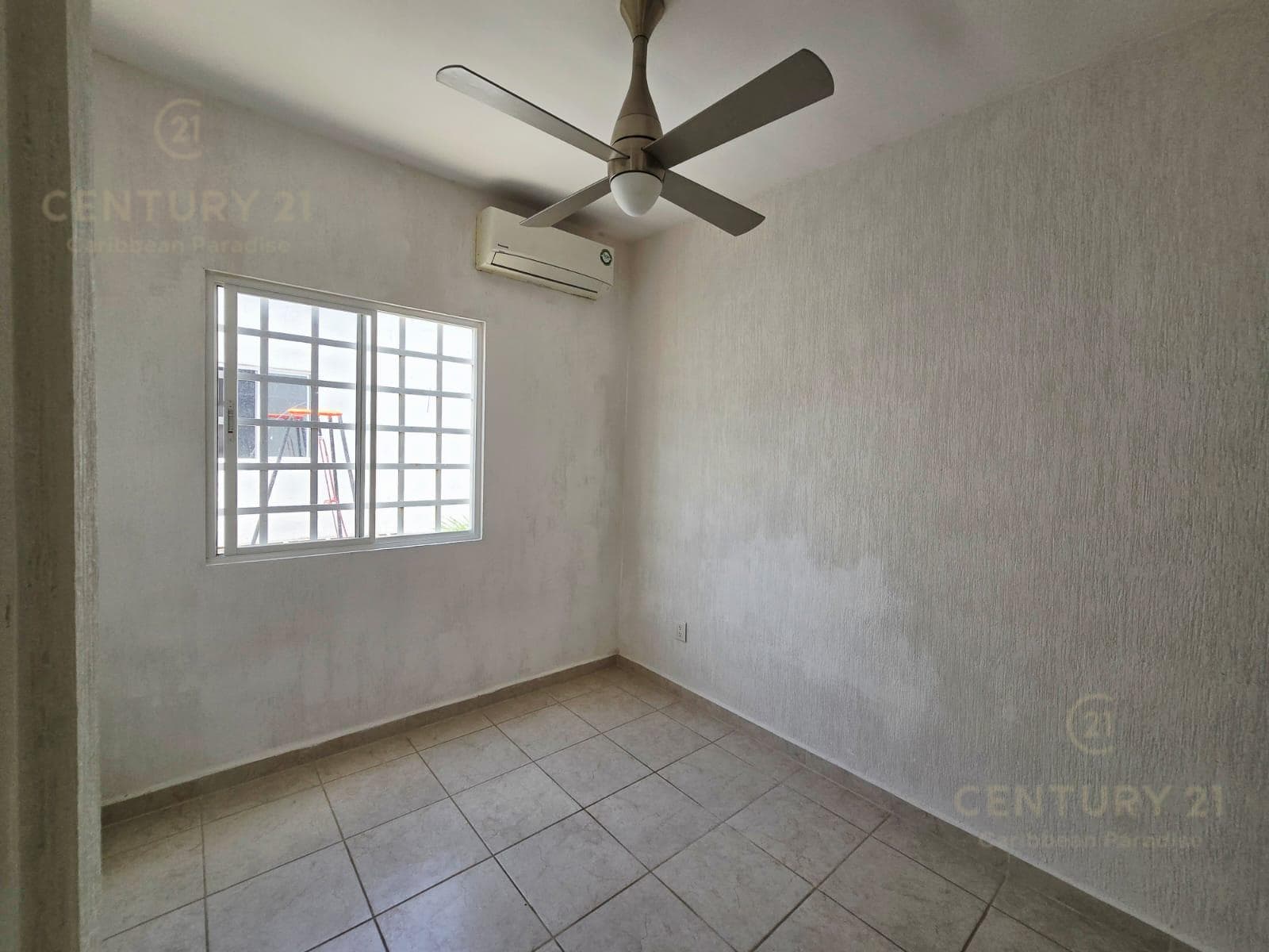 House for Sale on Paseo de los Olivos, 2 Bedrooms, Playa del Carmen