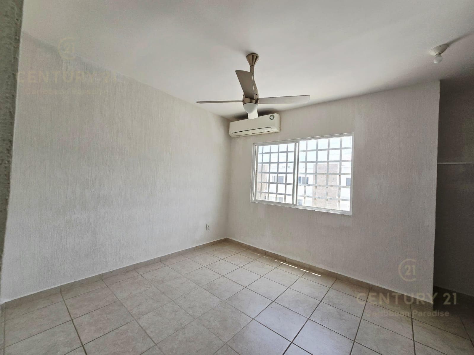 House for Sale on Paseo de los Olivos, 2 Bedrooms, Playa del Carmen