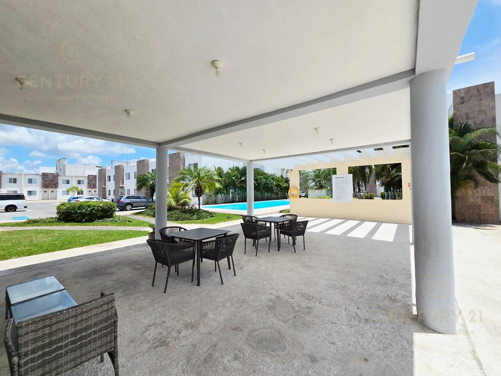 House for Sale on Paseo de los Olivos, 2 Bedrooms, Playa del Carmen
