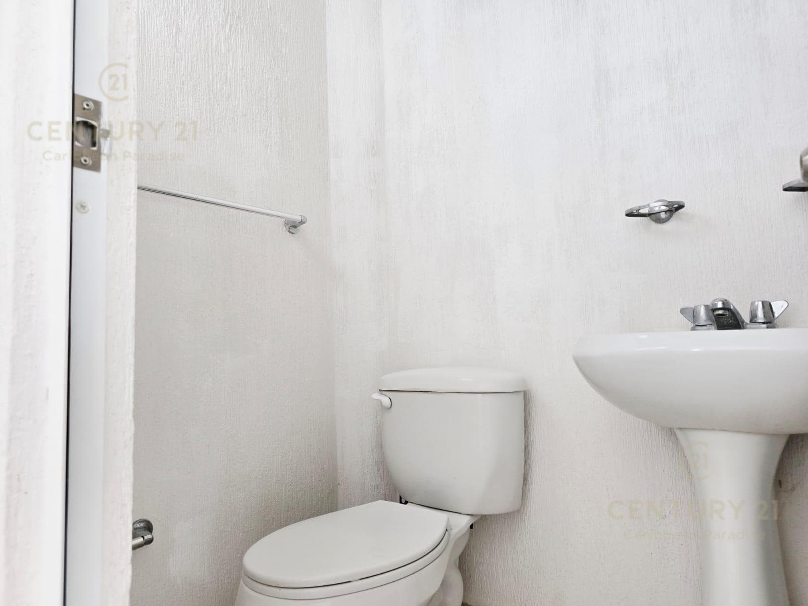 House for Sale on Paseo de los Olivos, 2 Bedrooms, Playa del Carmen