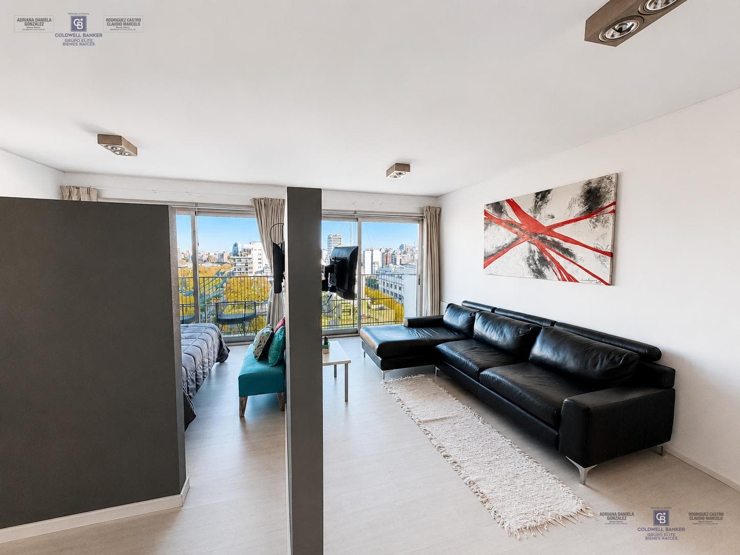 Furnished studio apartment for sale, with partitionable layout, balcony, garage, and full amenities in Puerto Madero