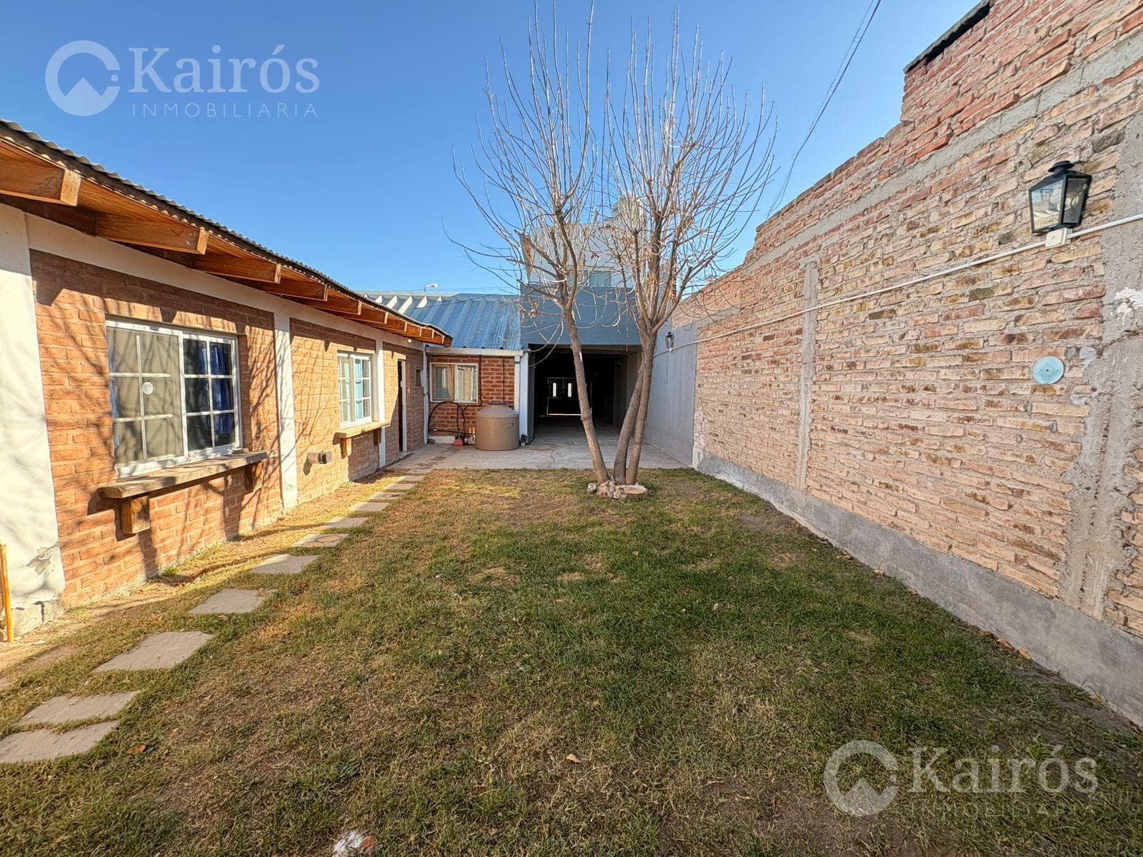 3-Bedroom House with Apartment in the 200-Home Neighborhood