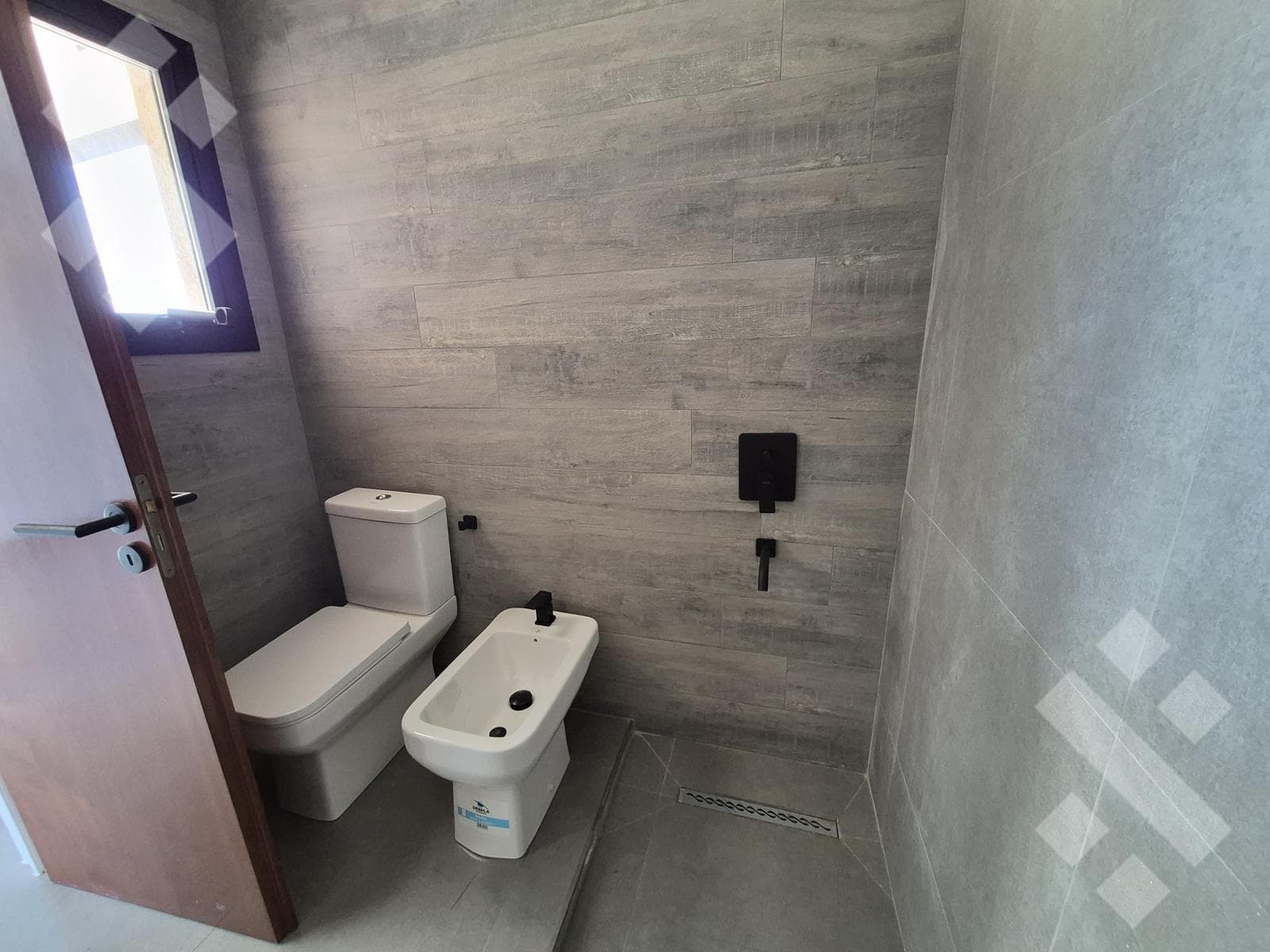 2-BEDROOM DUPLEX FOR SALE (BRAND-NEW) - JORGE NEWBERY NEIGHBORHOOD, CIPOLLETTI