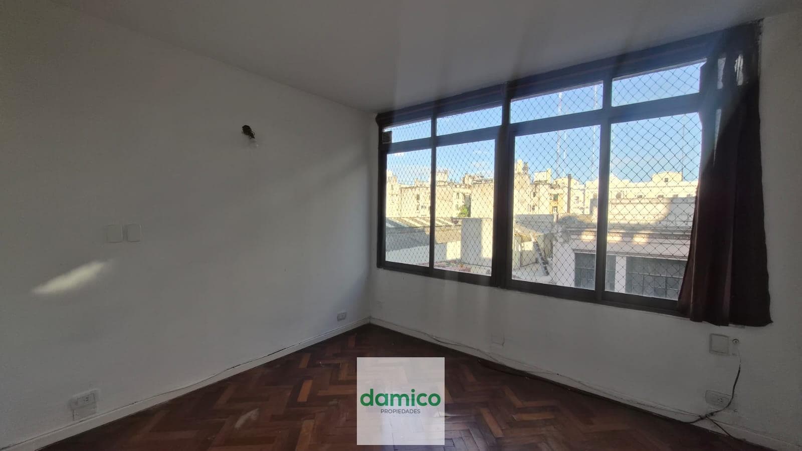 Apartment in Montserrat