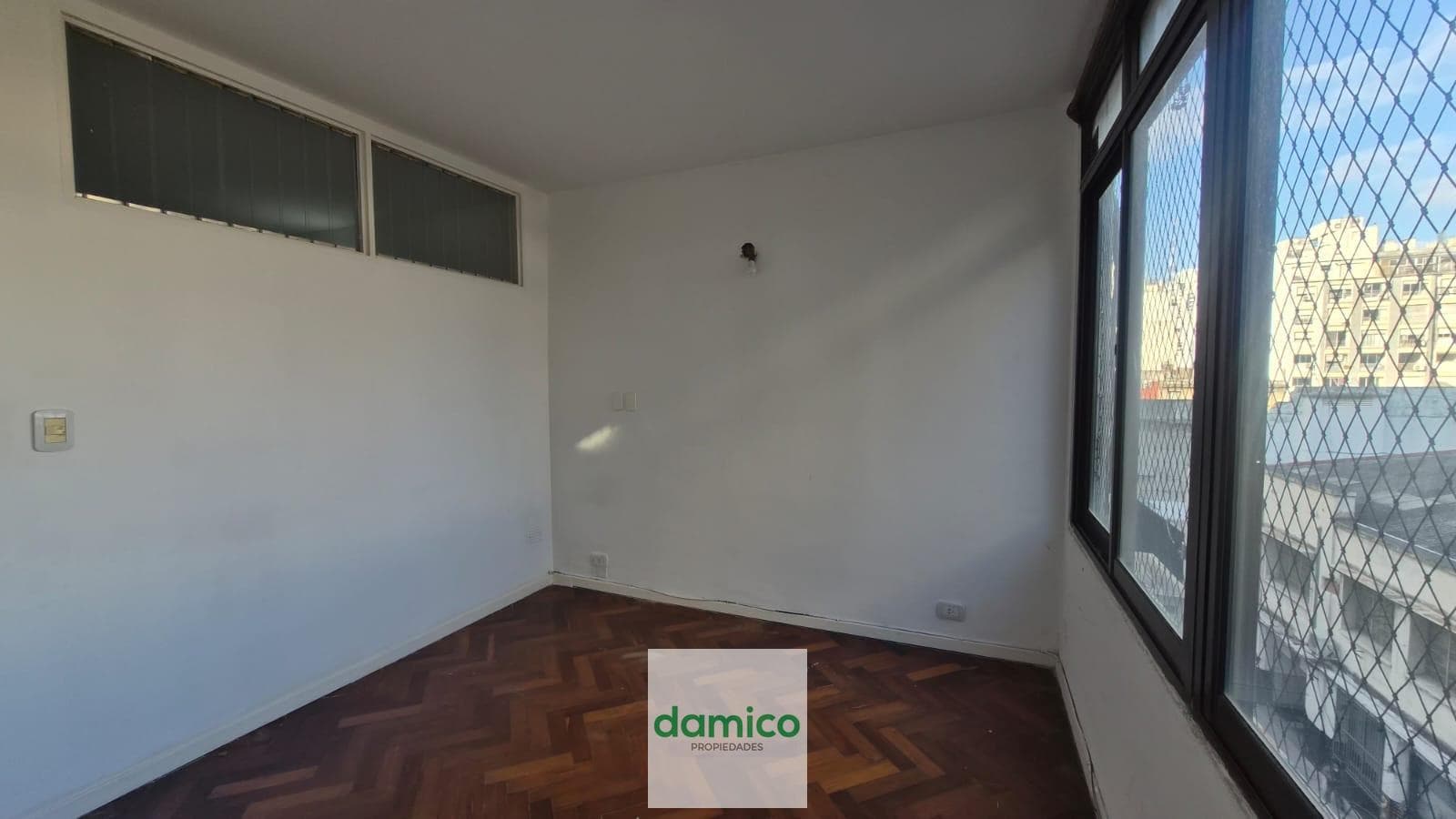 Apartment in Montserrat