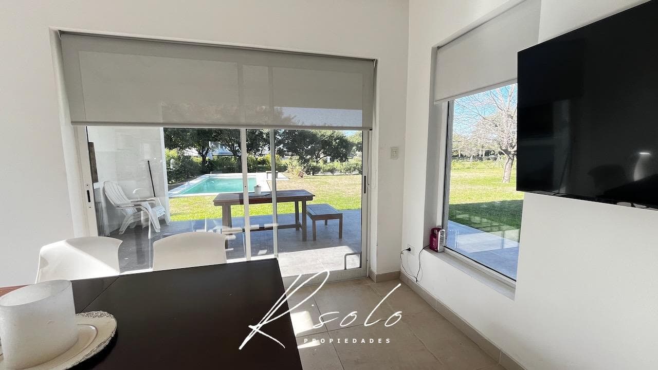 House for Sale, 1,100 m² lot, pool, barbecue, 3 bedrooms. Gated Community, Escobar