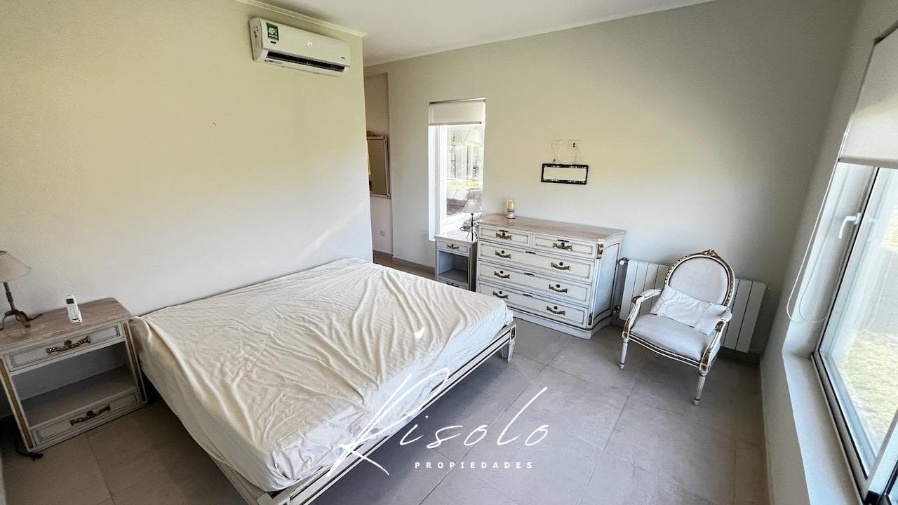 House for Sale, 1,100 m² lot, pool, barbecue, 3 bedrooms. Gated Community, Escobar