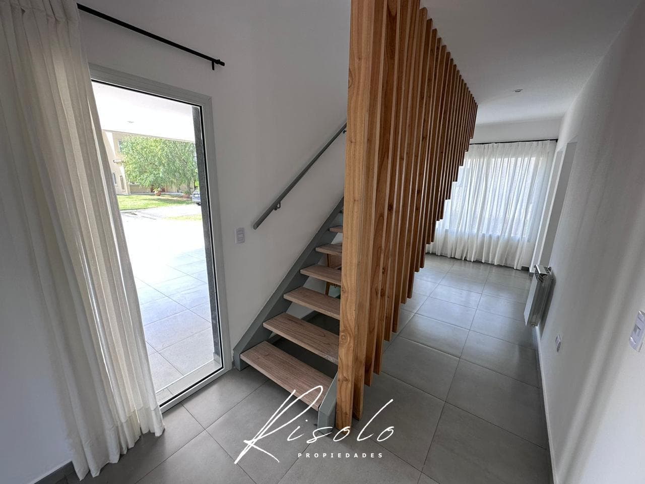 House for Sale, Swimming Pool. 3 bedrooms. Barbecue. Gated Community, Escobar