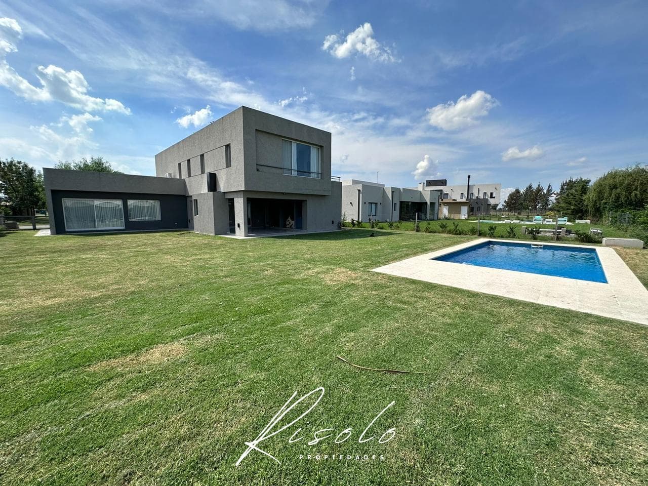 House for Sale, Swimming Pool. 3 bedrooms. Barbecue. Gated Community, Escobar