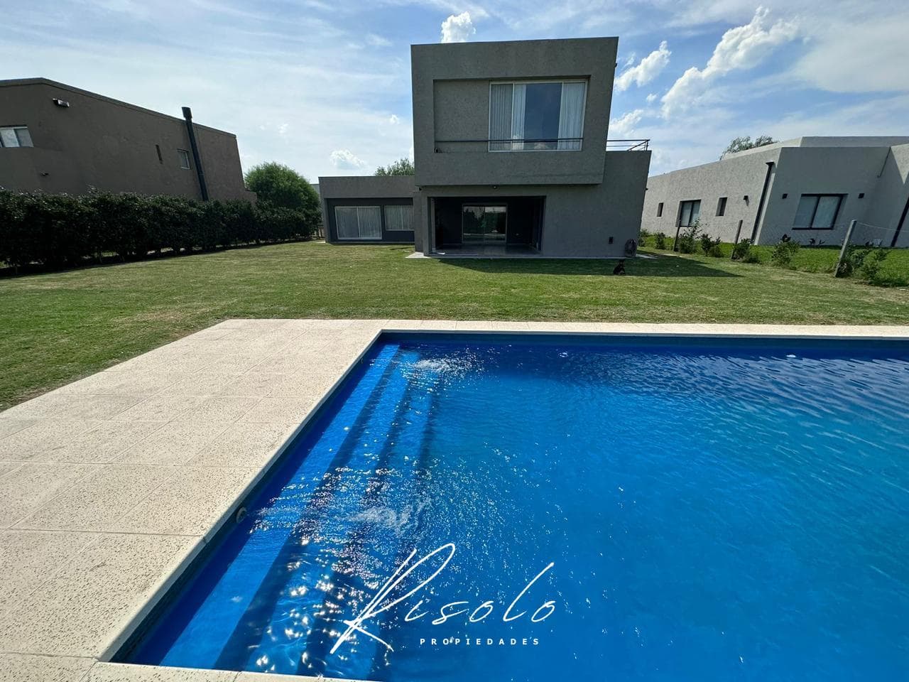 House for Sale, Swimming Pool. 3 bedrooms. Barbecue. Gated Community, Escobar