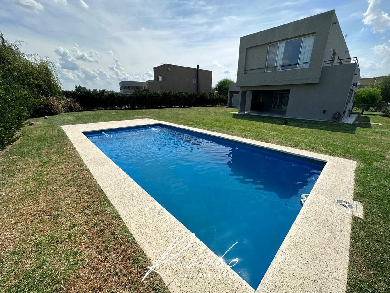 House for Sale, Swimming Pool. 3 bedrooms. Barbecue. Gated Community, Escobar
