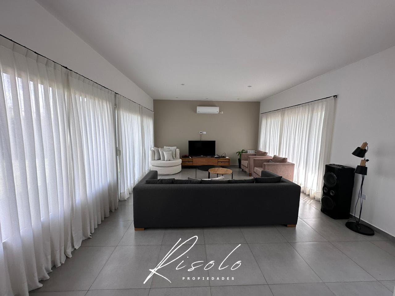 House for Sale, Swimming Pool. 3 bedrooms. Barbecue. Gated Community, Escobar