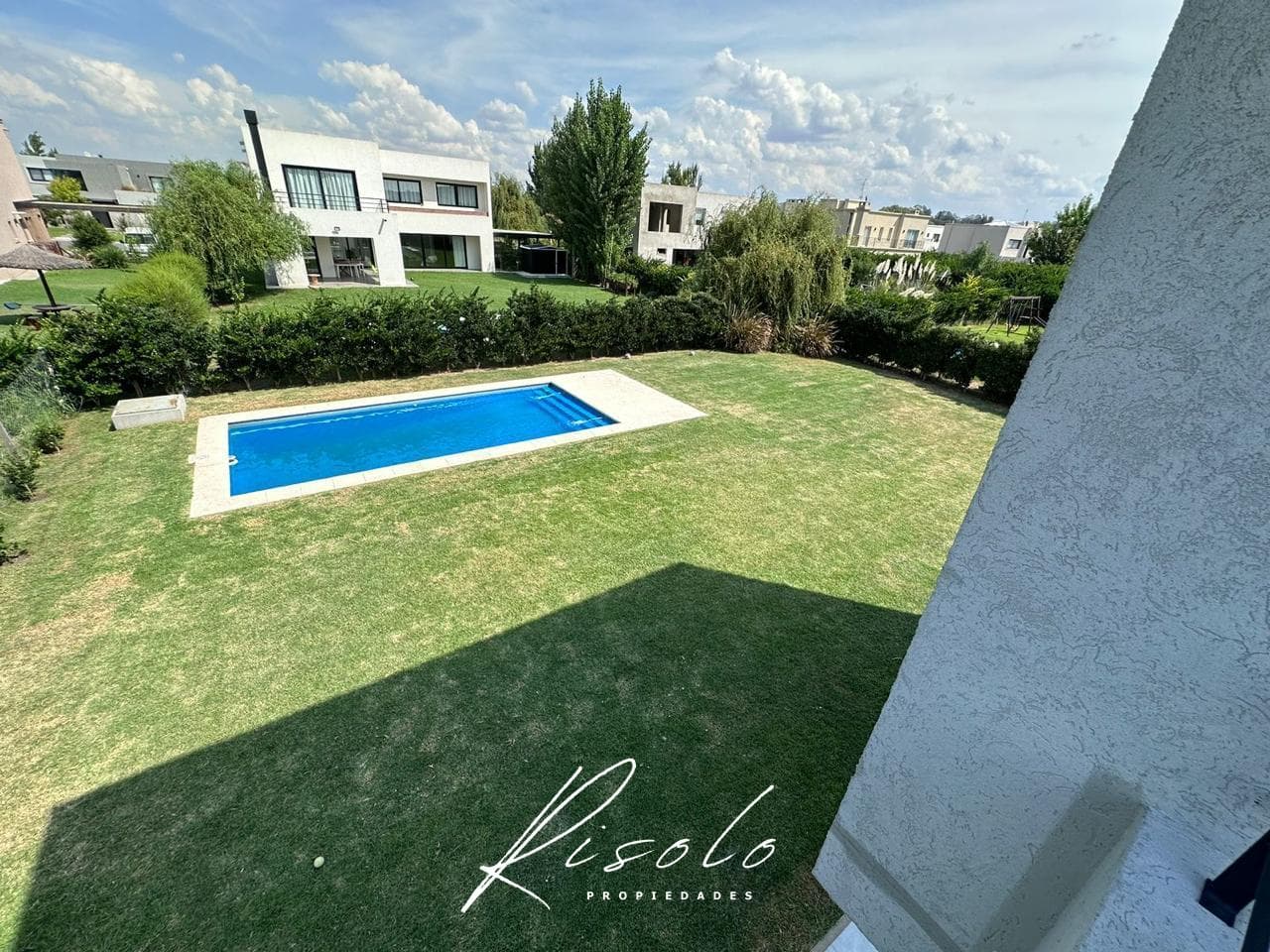 House for Sale, Swimming Pool. 3 bedrooms. Barbecue. Gated Community, Escobar