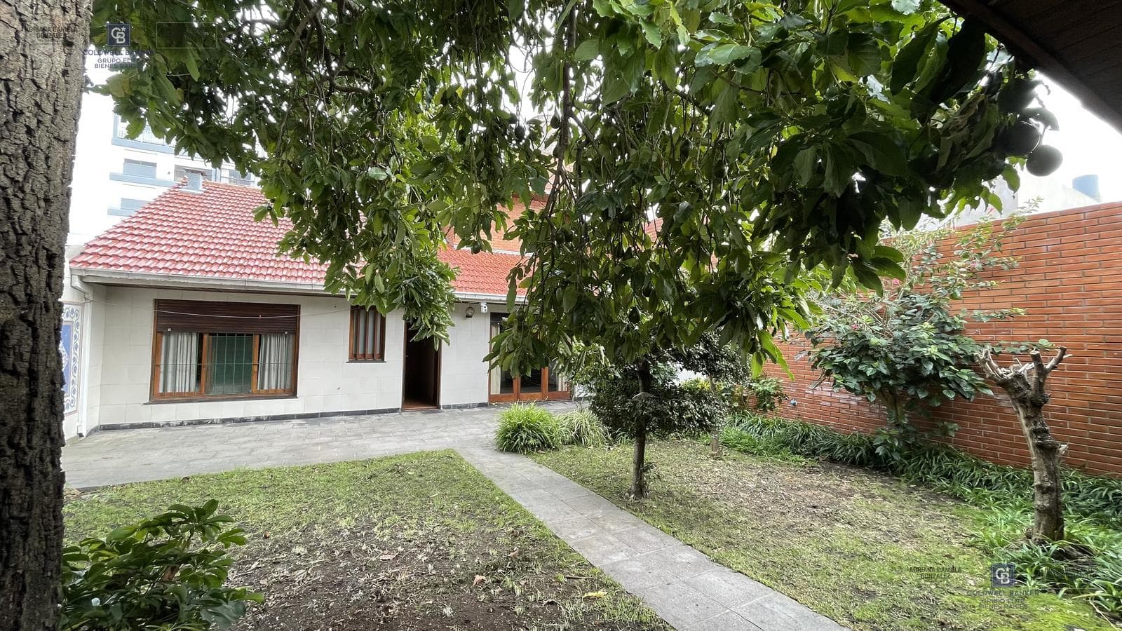 For Sale: Immaculate 4-Bedroom House with Garage, Outdoor Kitchen, and Garden. Mar del Plata