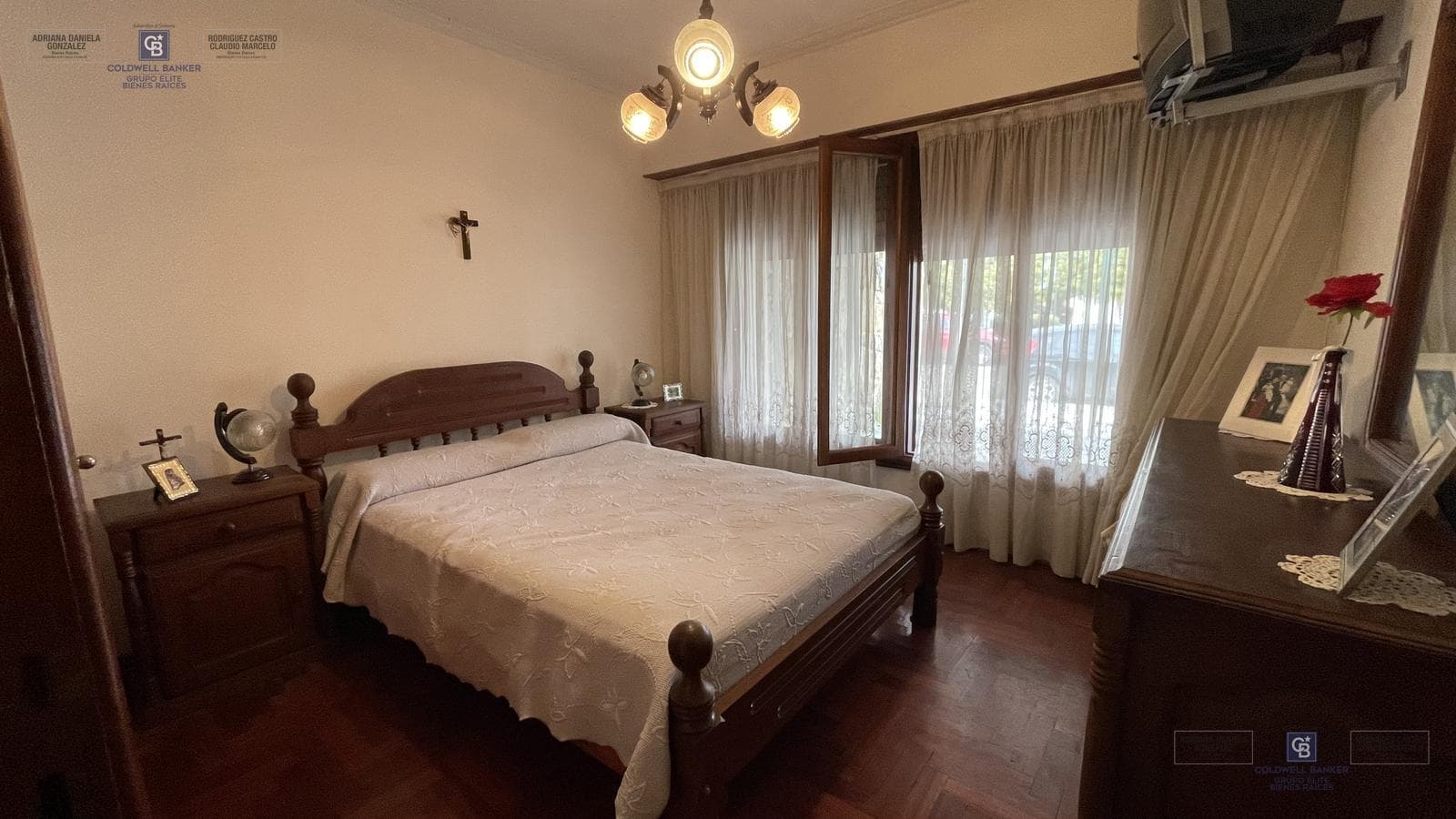For Sale: Immaculate 4-Bedroom House with Garage, Outdoor Kitchen, and Garden. Mar del Plata
