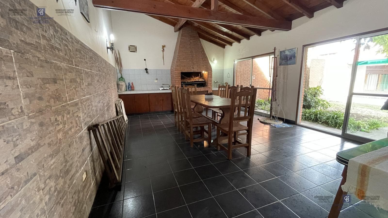 For Sale: Immaculate 4-Bedroom House with Garage, Outdoor Kitchen, and Garden. Mar del Plata