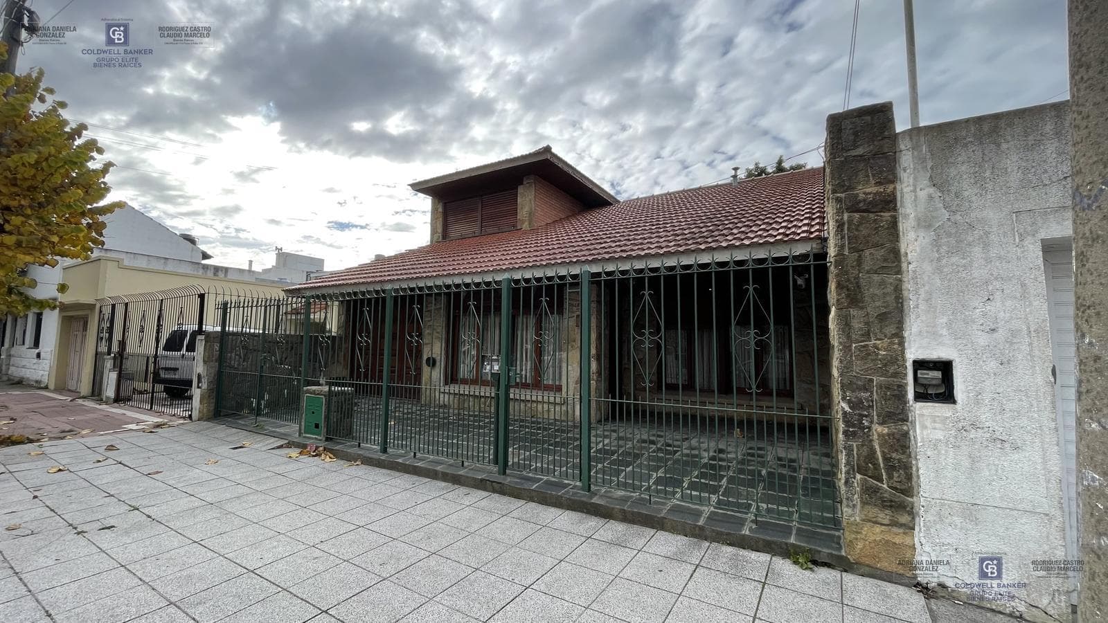 For Sale: Immaculate 4-Bedroom House with Garage, Outdoor Kitchen, and Garden. Mar del Plata