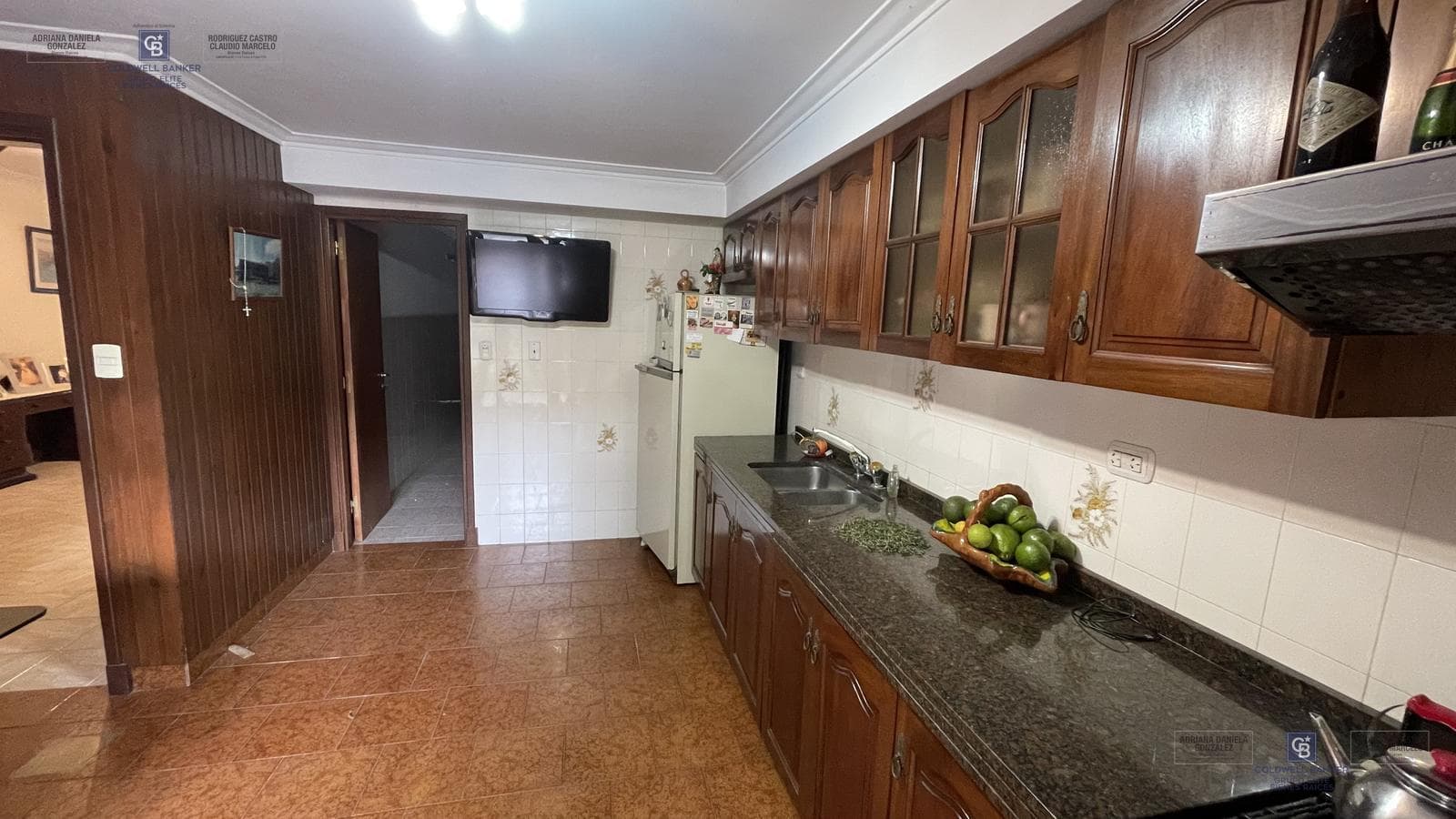 For Sale: Immaculate 4-Bedroom House with Garage, Outdoor Kitchen, and Garden. Mar del Plata