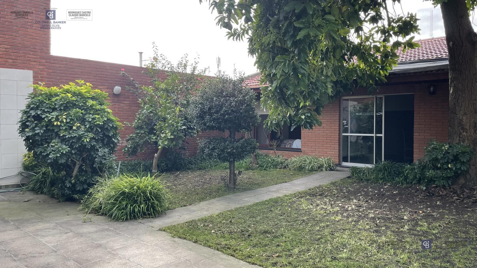 For Sale: Immaculate 4-Bedroom House with Garage, Outdoor Kitchen, and Garden. Mar del Plata