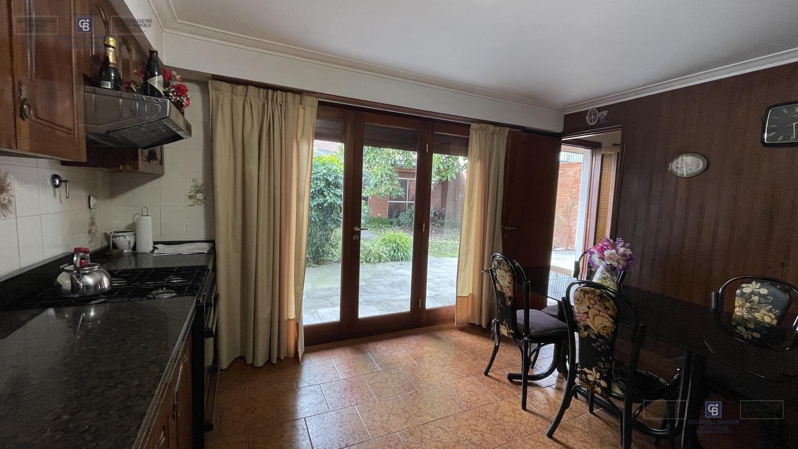 For Sale: Immaculate 4-Bedroom House with Garage, Outdoor Kitchen, and Garden. Mar del Plata