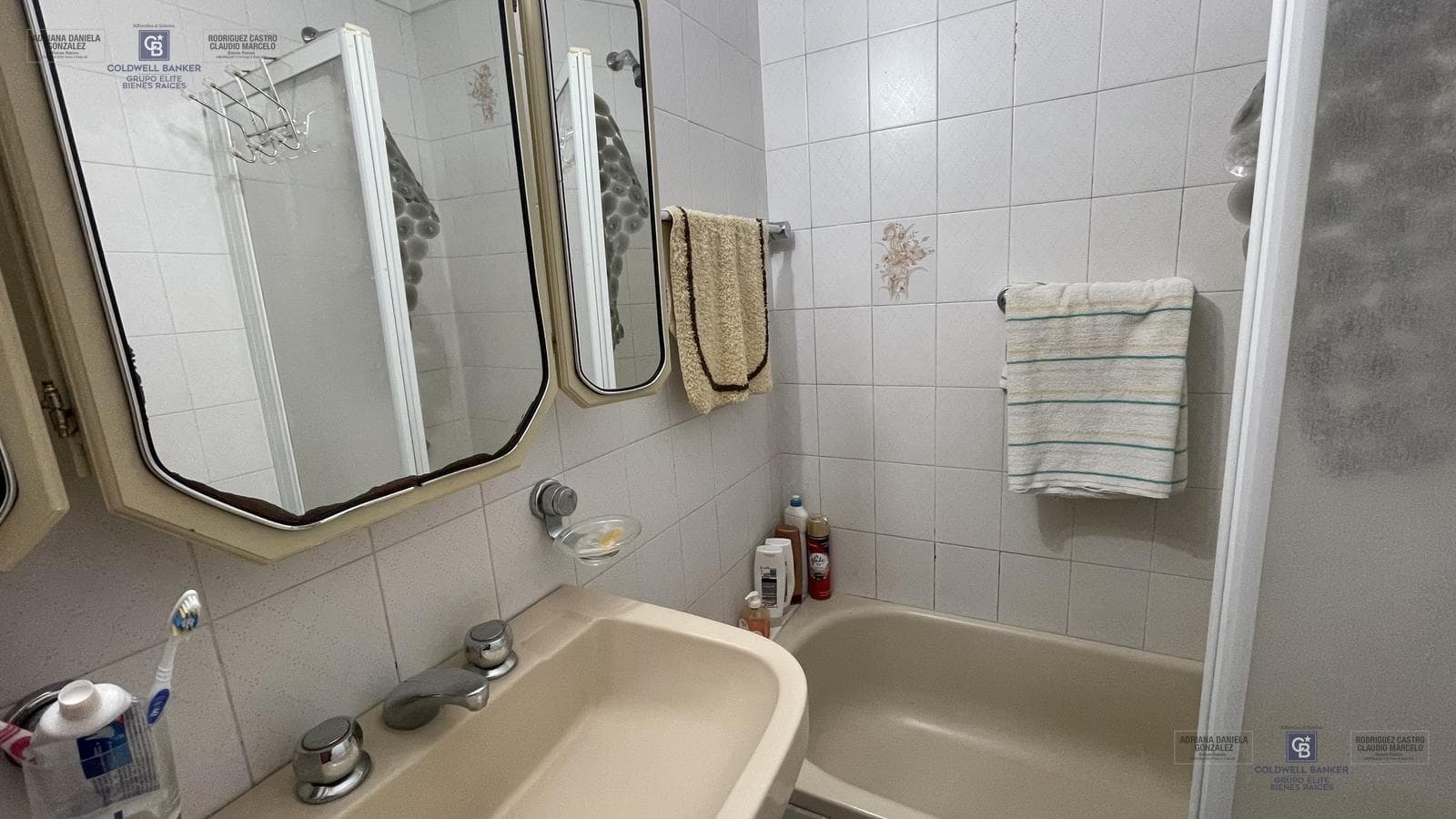 For Sale: Immaculate 4-Bedroom House with Garage, Outdoor Kitchen, and Garden. Mar del Plata