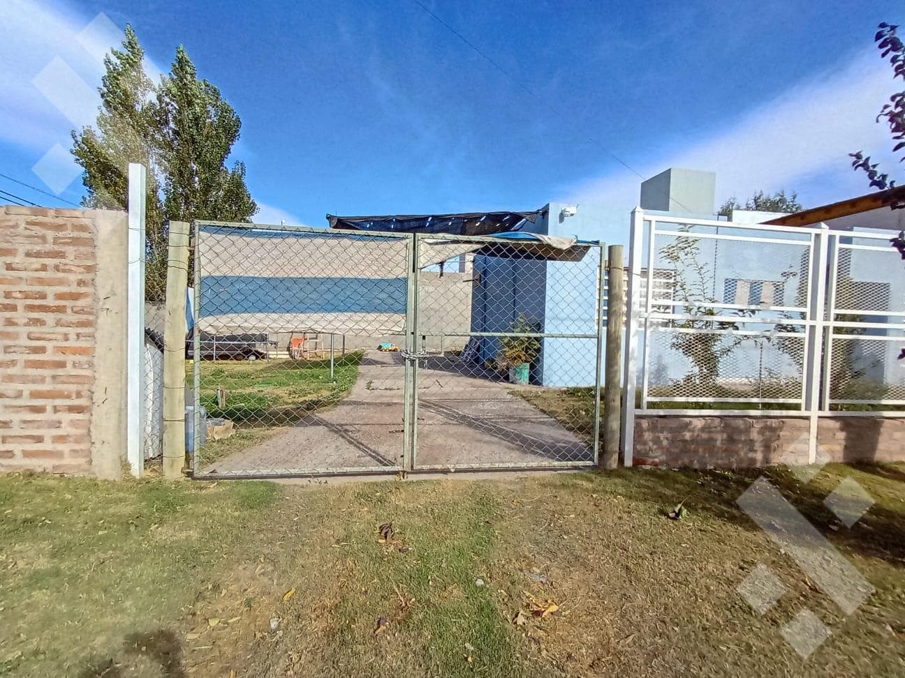 House for sale, 2 bedrooms. Venezia Subdivision - Plottier - Patio - Corner lot