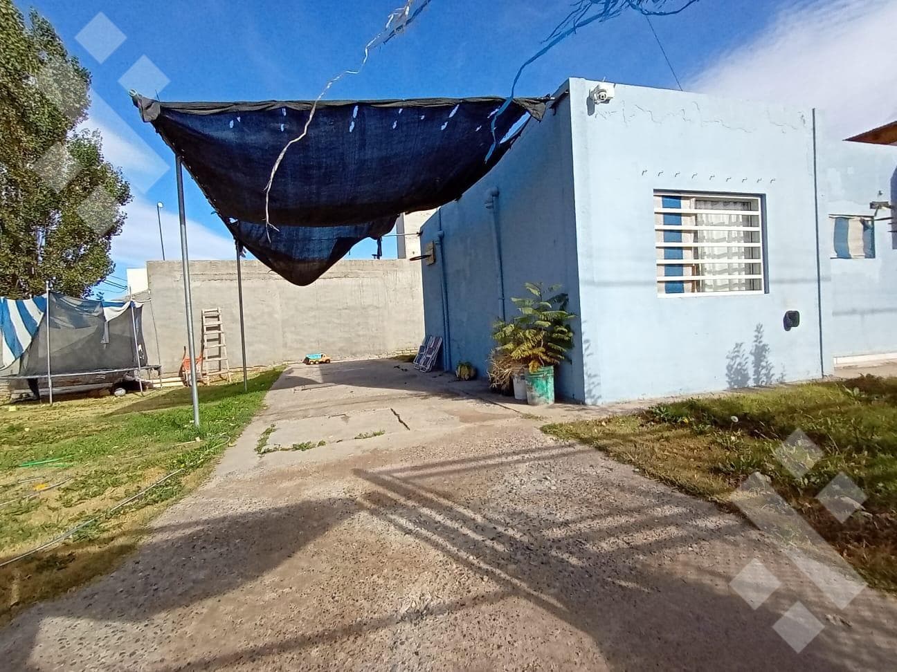 House for sale, 2 bedrooms. Venezia Subdivision - Plottier - Patio - Corner lot