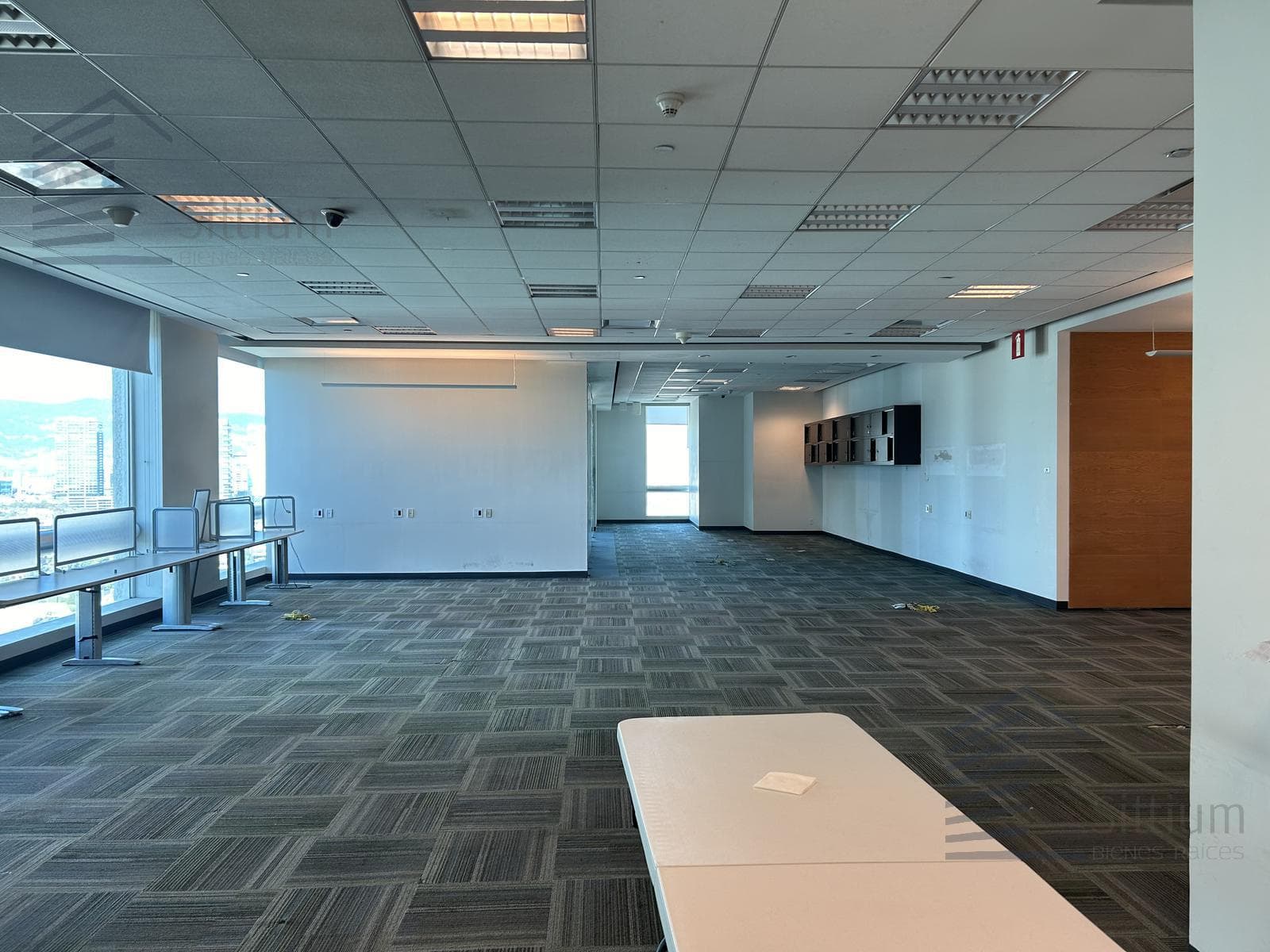 Office for Rent - Arcos Bosques II - 27th Floor - 483 m2