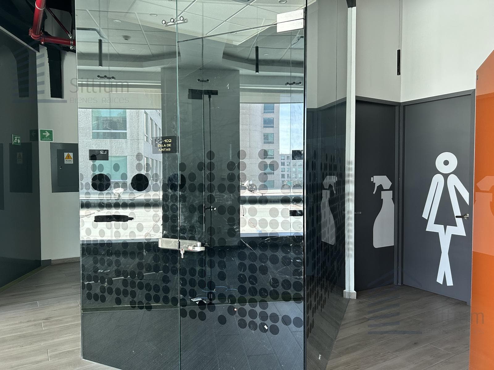 Office for Rent – Arcos Bosques II - Lobby - 488 m²