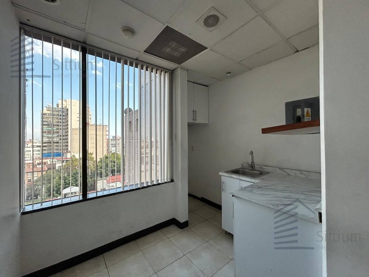 Office for Rent - Insurgentes Sur, 2nd Floor - 140 m2
