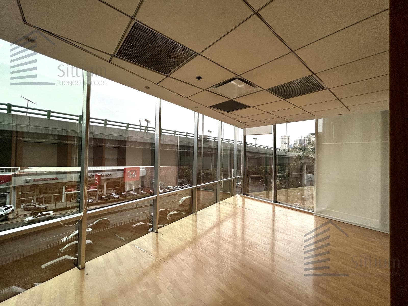 Office for Rent - Manuel Ávila Camacho - 5th Floor - 352 m2