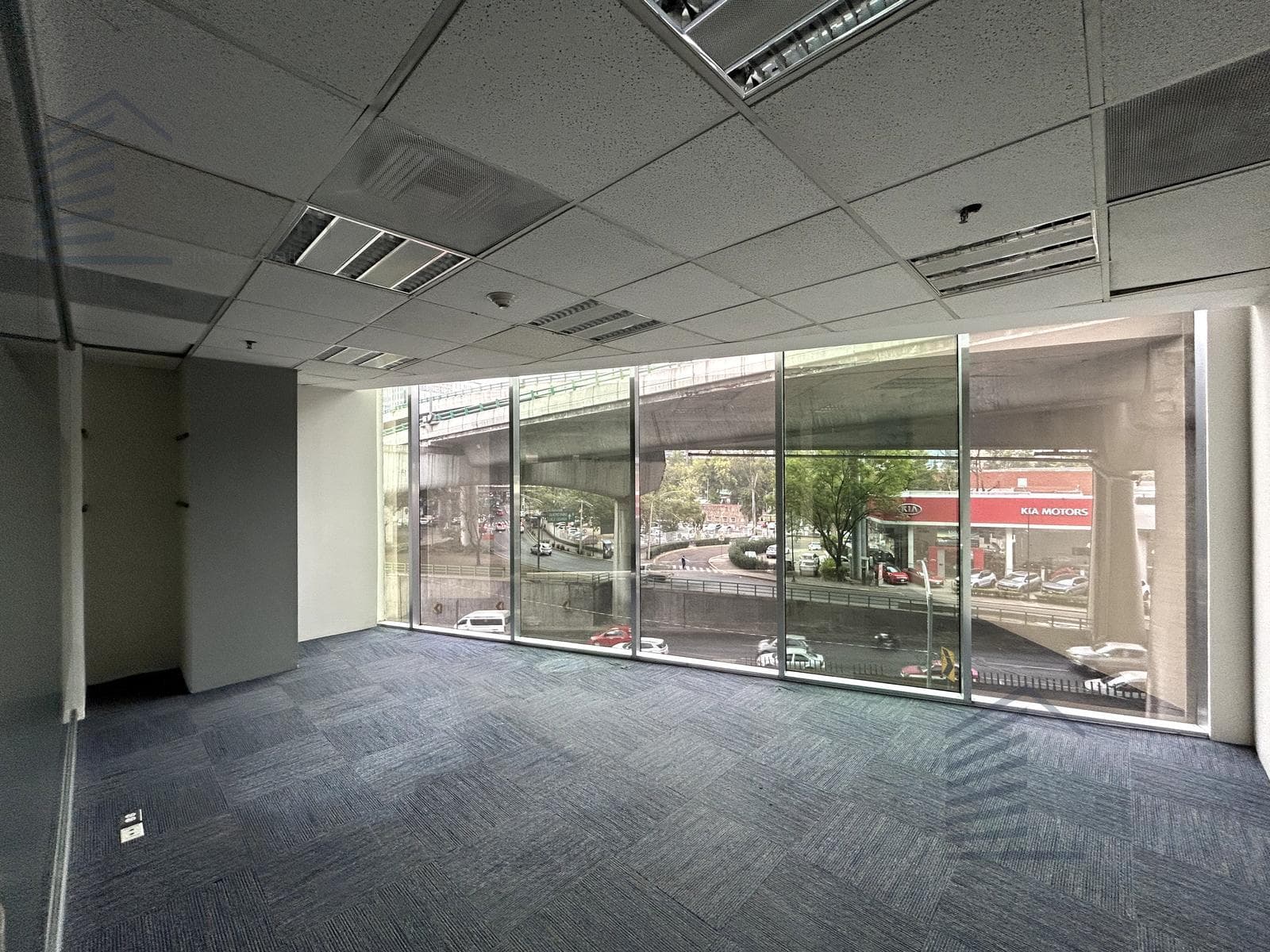 Office for Rent - Manuel Ávila Camacho - 2nd Floor - 562 m2