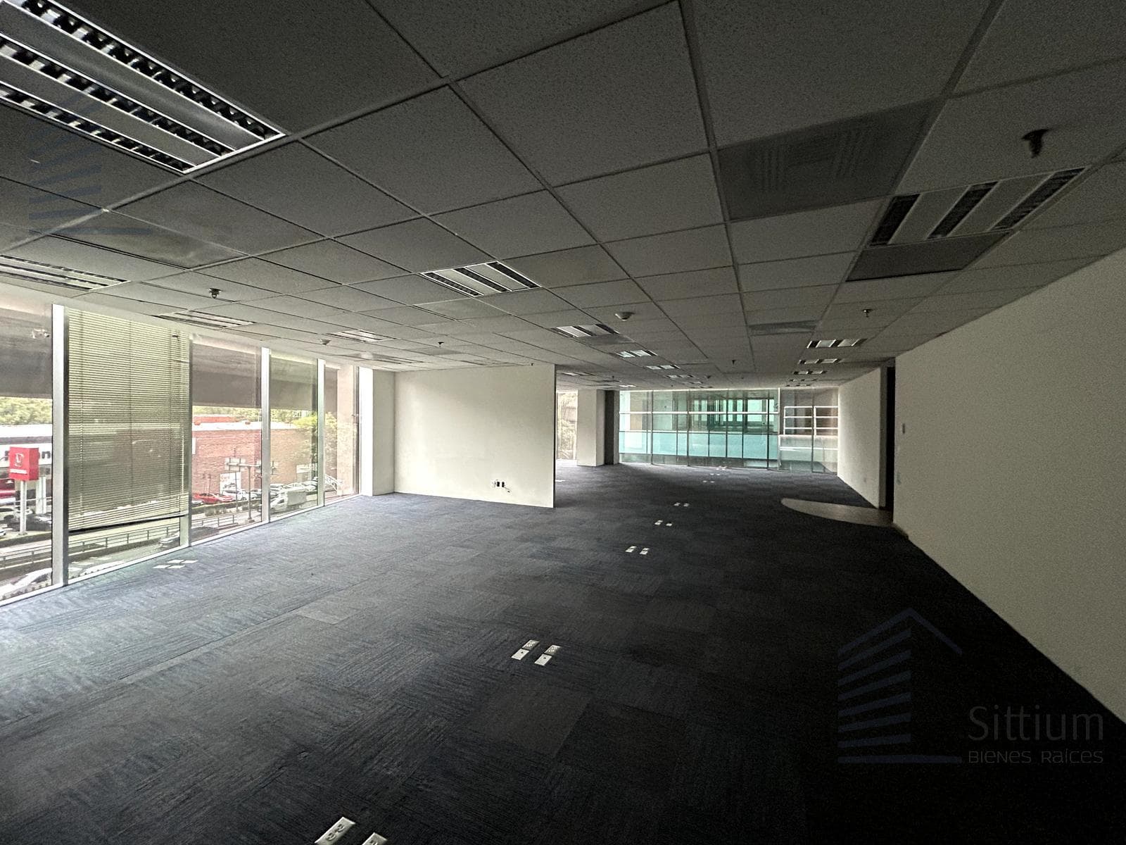 Office for Rent - Manuel Ávila Camacho - 2nd Floor - 562 m2