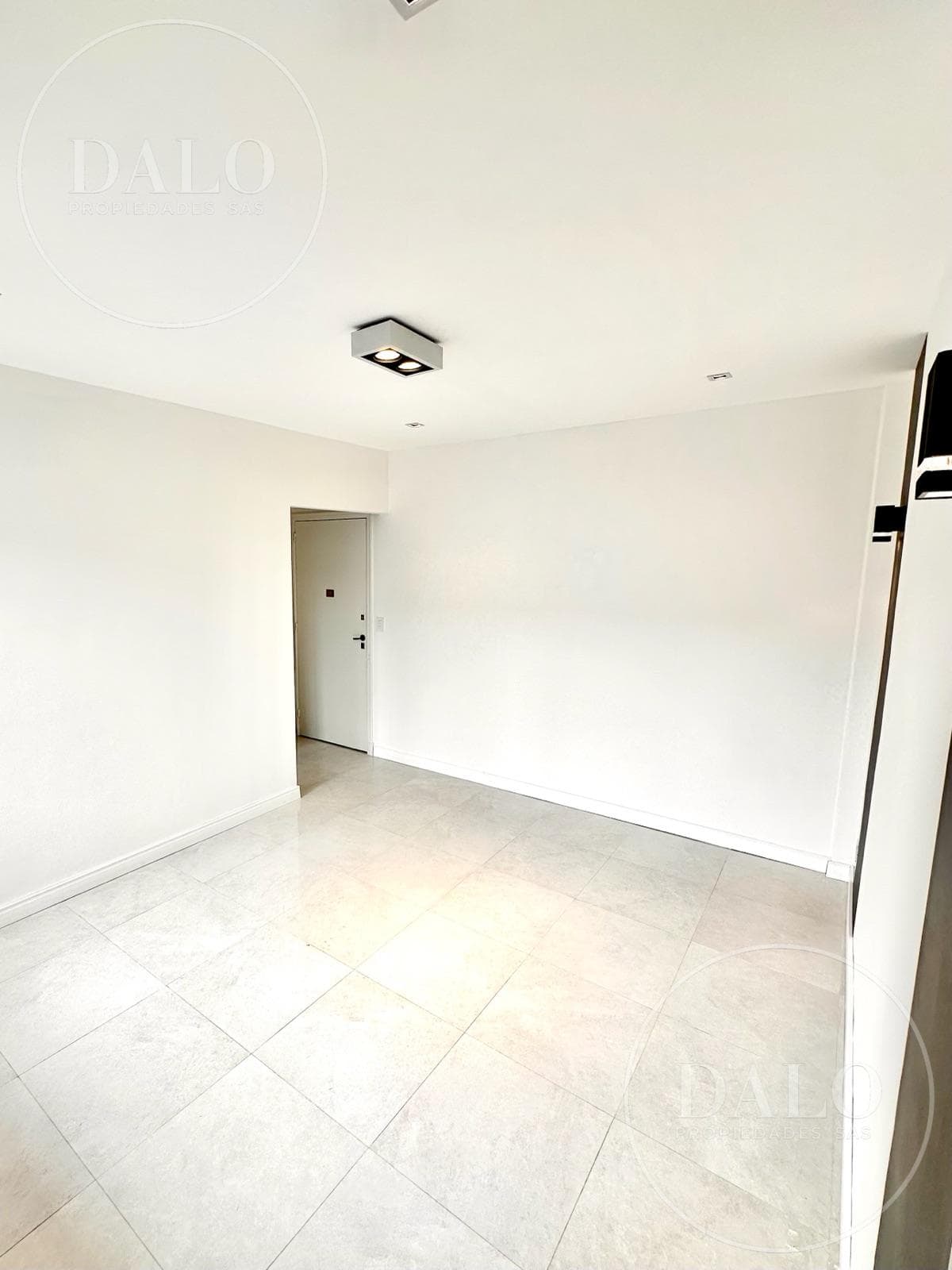 Three-room apartment for sale in Barracas, Buenos Aires.