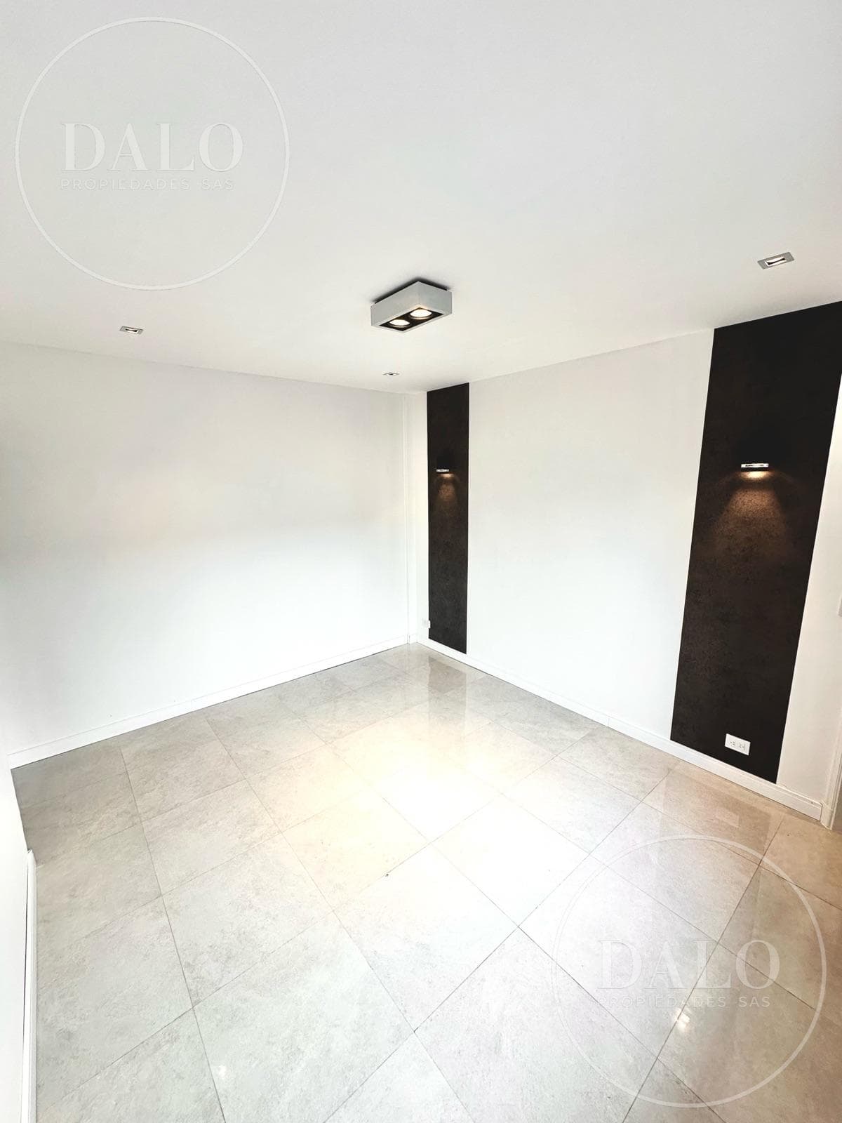 Three-room apartment for sale in Barracas, Buenos Aires.