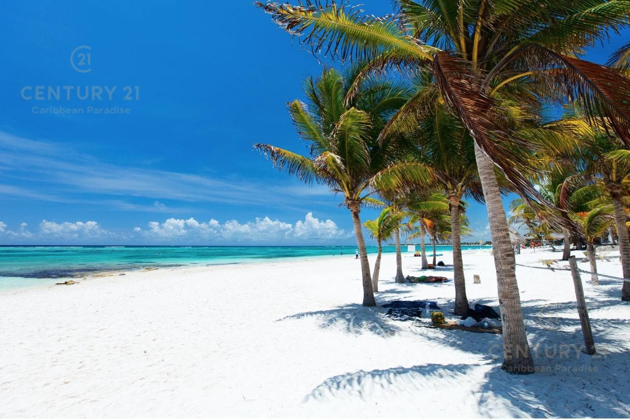House for Sale in La Selva on a 1,900 m² Lot in Akumal P4595