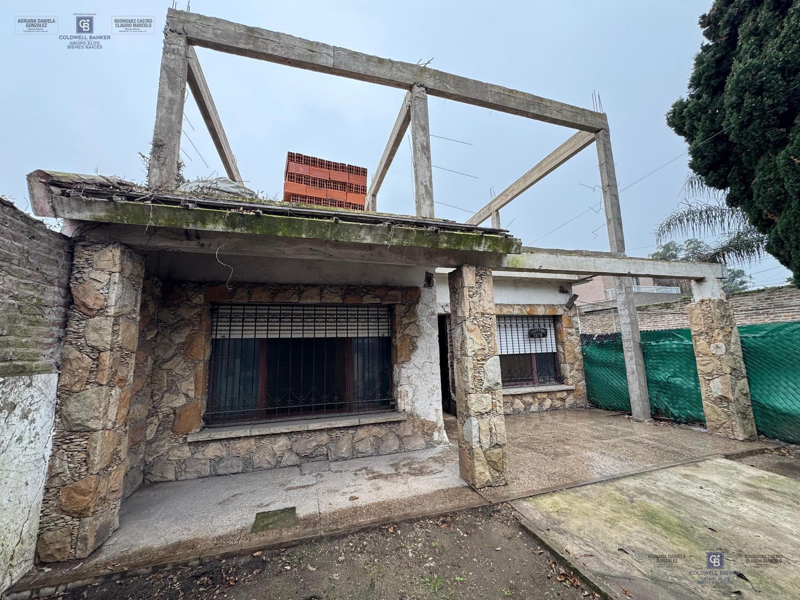 House in Luis Guillon