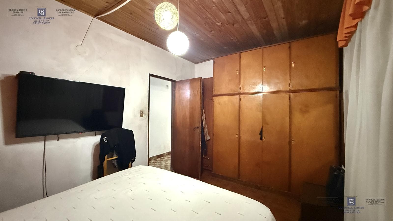 For Sale: 3-room townhouse with patio, barbecue, laundry room, and garage in Ciudadela