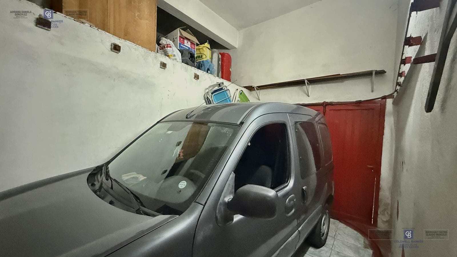 For Sale: 3-room townhouse with patio, barbecue, laundry room, and garage in Ciudadela