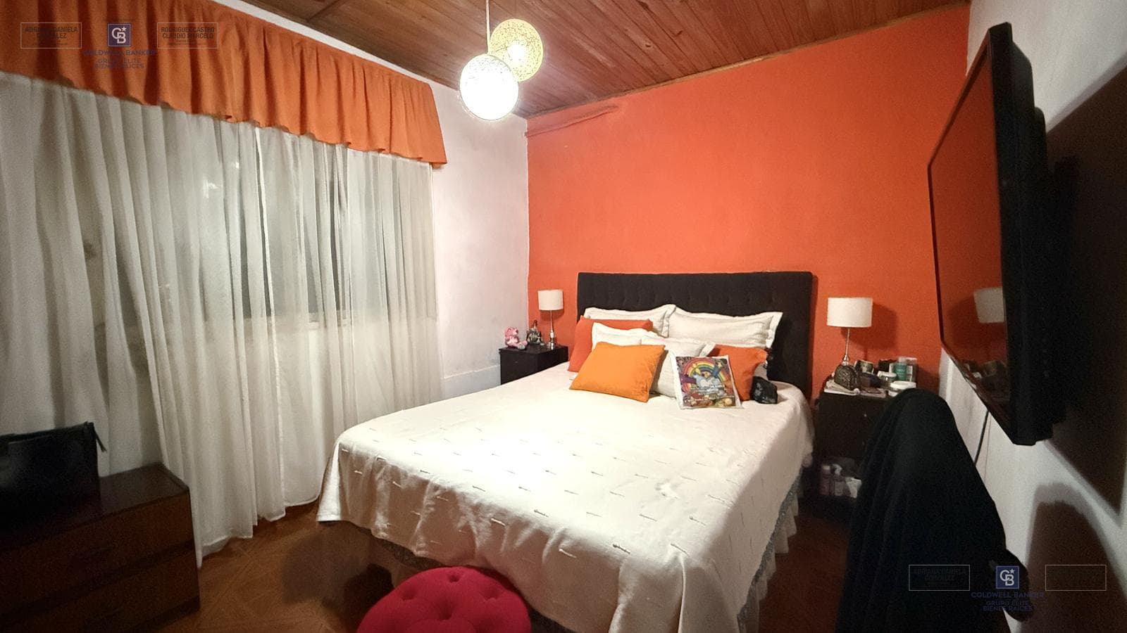 For Sale: 3-room townhouse with patio, barbecue, laundry room, and garage in Ciudadela
